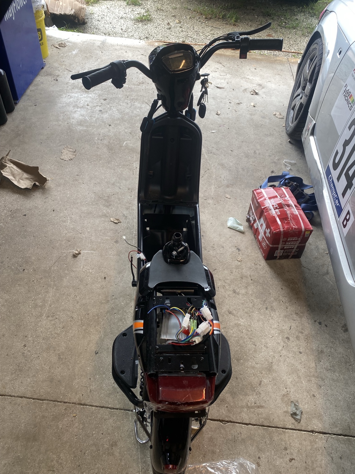 Rear view and handlebar layout · Actual item photo